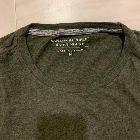 Banana Republic Soft-Wash Tee - Picture 2 of 3